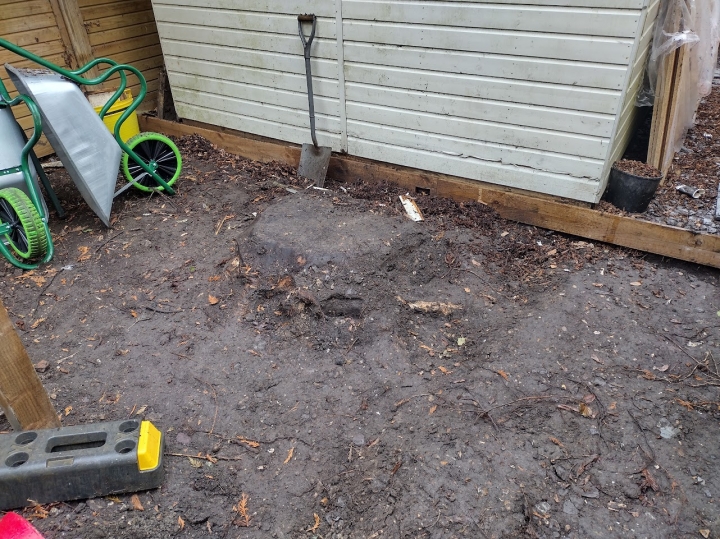 Big stump - Little machine :-) Narrow access job - customer delighted :-)
